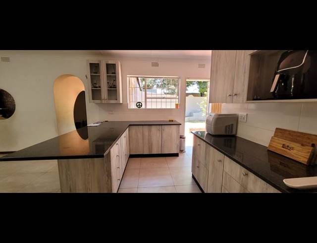 3 BEDROOM HOUSE FOR SALE IN BRACKENHURST